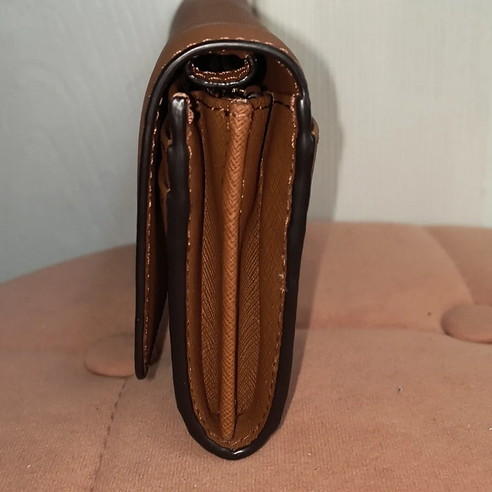 Michael Kors Jet Set Large Wallet - Picture 4 of 13